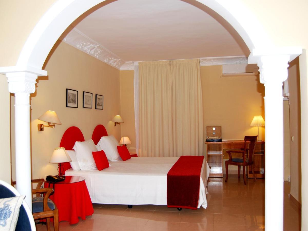 El Dorado Hotel